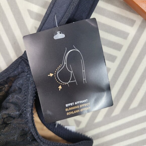 NEW Chantelle C Magnifique Seamless Minimizer Underwire Bra US Size 32I Black - Picture 8 of 8